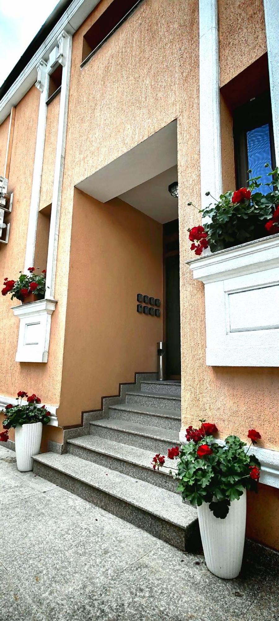 Hotel Bucur 9 Bucarest Esterno foto
