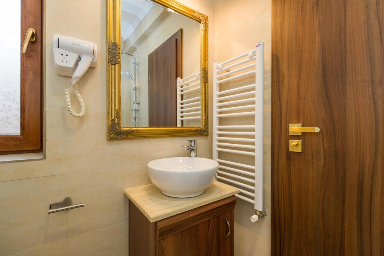 Hotel Bucur 9 Bucarest Esterno foto